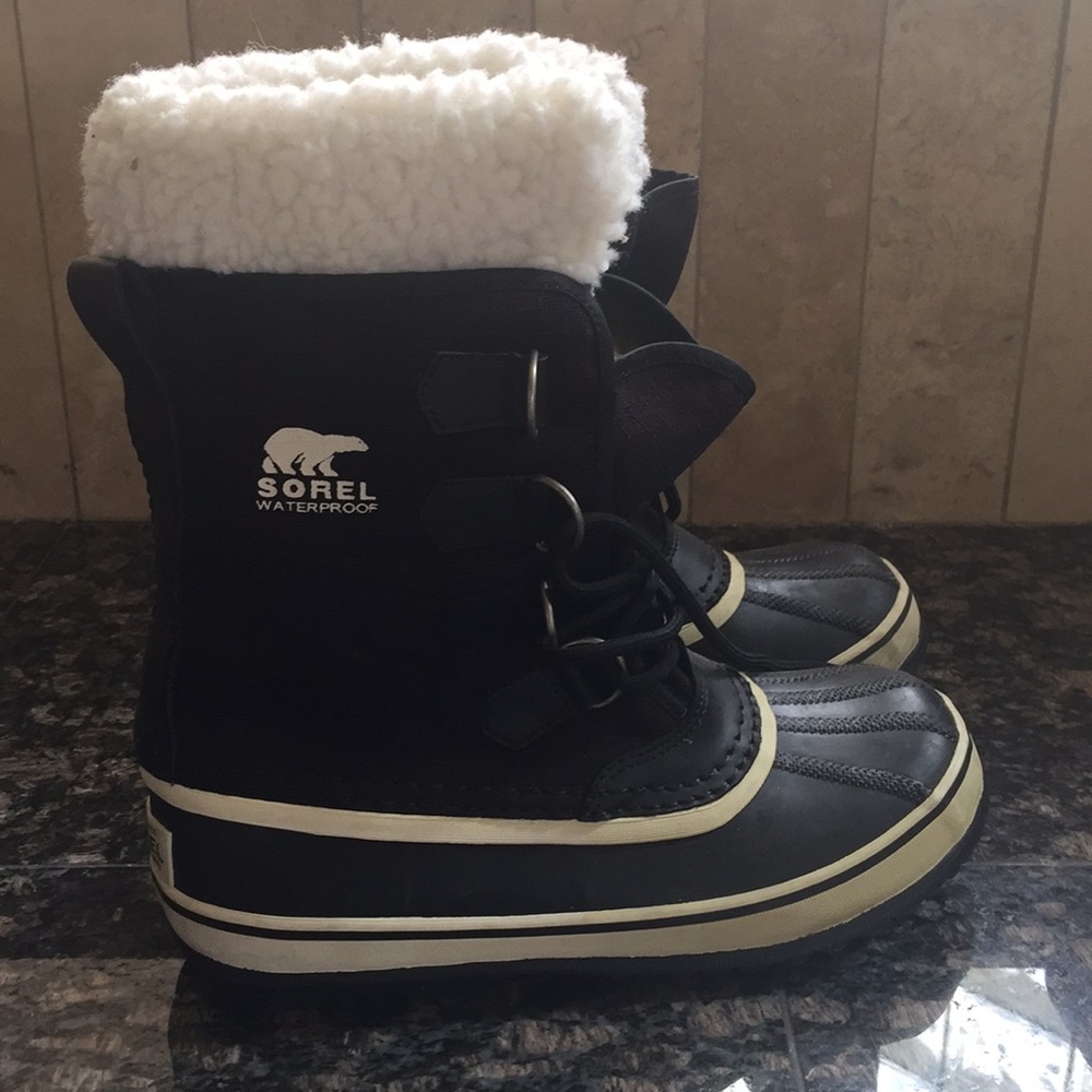 SOREL(name brand) winter/rain boots